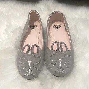 NWOT ModCloth Grey Bunny Flats size 7